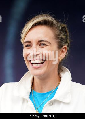 Line of Duty-Star Vicky McClure trifft sich mit Hunderten von Menschen beim Memory Walk der Alzheimer's Society im Wollaton Park in Nottingham. Es ist Vickys 12.-jährige Teilnahme zum Gedenken an ihre Großmutter Iris, die vor ihrem Tod im Jahr 2015 mit Demenz lebte. Bilddatum: Samstag, 10. September 2022. Stockfoto