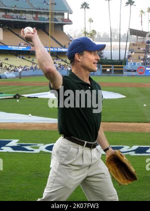 Besuch von Minister Steve Preston in Los Angeles, Kalifornien, wegen einer Tournee mit der Kongressabgeordneten Maxine Waters, Veranstaltungen mit Stadtbeamten und eines Treffens mit dem ehemaligen Dodger-Manager von Los Angeles, Tommy Lasorda, im Dodger Stadium. Stockfoto