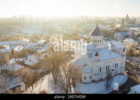 Luftaufnahme der Kathedrale der Theotokos in Vilnius, der wichtigsten orthodoxen christlichen Kirche Litauens, die sich im Stadtteil Uzupis von Vilniu befindet Stockfoto