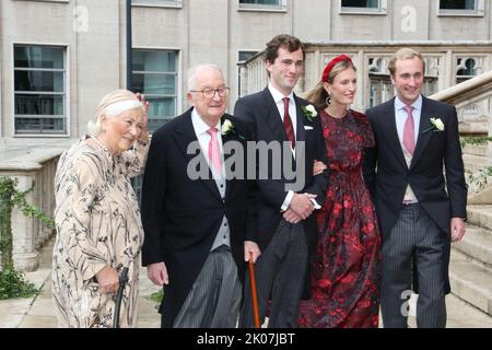 Königin Paola von Belgien, König Albert II. Von Belgien, Prinz Amedeo, Elisabetta Rosboch von Wolkenstein und Prinz Joachim im Bild bei der Ankunft zur Hochzeitszeremonie von Prinzessin Maria-Laura von Belgien und William Isvy in der St. Michael und St. Gudula Kathedrale (Kathedrale des Saints Michel et Gudule / Sint-Michiels- en Sint-Goedele kathedraal), Samstag, 10. September 2022, in Brüssel. BELGA FOTO NICOLAS MAETERLINCK Stockfoto