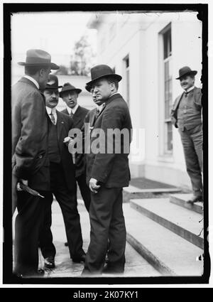 Joseph Tumulty und Gruppe im Weißen Haus, Washington, D.C., zwischen 1913 und 1917. Stockfoto