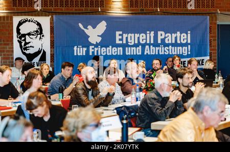 Hamburg, Deutschland. 10. September 2022. Mitglieder der Linkspartei trafen sich im Gemeindezentrum Wilhelmsburg, um unter anderem den neuen Vorstand und die beiden Sprecher auf ihrer Landesparteikonferenz zu wählen. Quelle: Markus Scholz/dpa/Alamy Live News Stockfoto