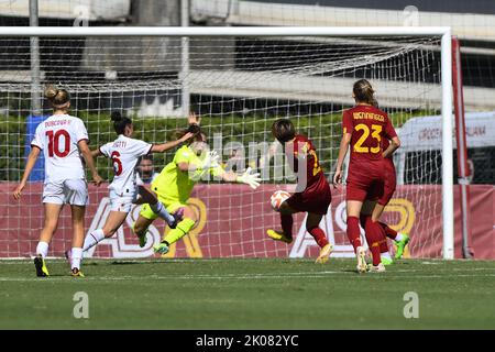 Moeka Minami von AS Roma Women während des 2.. Tages der Serie A Meisterschaft zwischen A.S. Roma Women und A.C. Mailänder Frauen im stadio Tre Fontane am 10.. September 2022 in Rom, Italien. Stockfoto