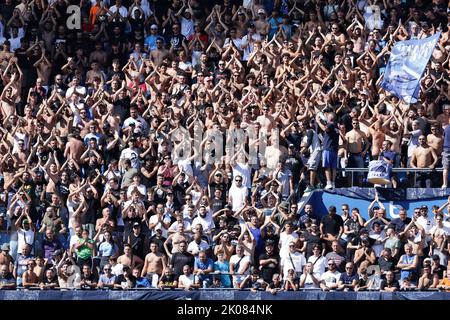 Napoli, Italien. 10. September 2022. Napoli-Fans während der Serie A Fußballspiel zwischen SSC Napoli und Spezia Calcio im Diego Armando Maradona Stadion in Napoli (Italien), 10.. September 2022. Foto Cesare Purini/Insidefoto Kredit: Insidefoto di andrea staccioli/Alamy Live News Stockfoto