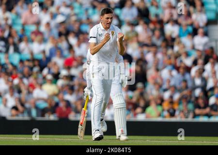 London, Großbritannien. 10. September 2022. Der Südafrikaner Marco Jansen feiert, nachdem er Englands Alex Lees während des dritten LV= Insurance Test Day 3 von 5 England gegen Südafrika beim Kia Oval, London, Großbritannien, 10.. September 2022 (Foto von Ben Whitley/News Images) in London, Großbritannien, am 9/10/2022, entlässt hat. (Foto von Ben Whitley/News Images/Sipa USA) Quelle: SIPA USA/Alamy Live News Stockfoto