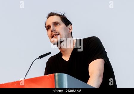 Hamburg, Deutschland. 10. September 2022. Thomas Iwan (die Linke) hält seine Kandidatur für das Amt des Staatssprechers auf der Landesparteikonferenz. Quelle: Markus Scholz/dpa/Alamy Live News Stockfoto