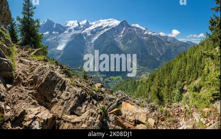 Das Panorama des Mont-Blanc-Massivs und des Aigulle du Midi. Stockfoto