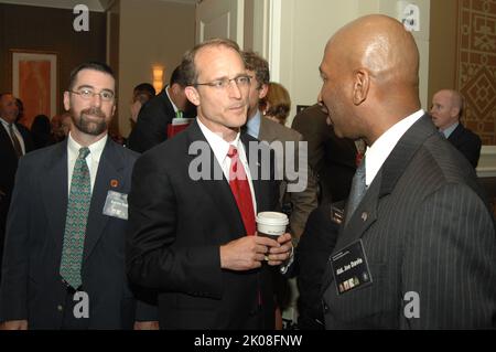 Housing Summit – vom HUD gesponserter Gipfel zum Thema Wohnen, „Partnering for Responsible Policy“, im Mandarin Hotel, Washington, D.C. Thema des Housing Summit: HUD-gesponserter Wohnungsbaugipfel „Partnering for Responsible Policy“ im Mandarin Hotel, Washington, D.C. Stockfoto