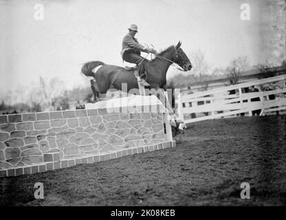 Pferdeshows – Unidentifizierte Männer, Mtd. Oder Hurdling, 1911. Stockfoto