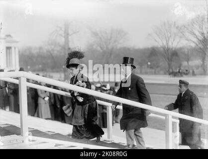 New Years Frühstücks, Pan American Union - Außenministerin und Frau Knox, 1912. [US-Anwalt und Politiker Philander C. Knox und seine Frau Lillian Smith Knox]. Stockfoto