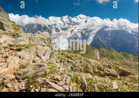 Das Panorama des Mont-Blanc-Massivs und des Aigulle du Midi. Stockfoto