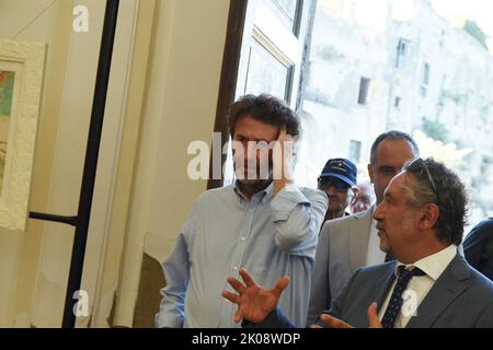 Procida, Kampanien, Italien. 9. September 2022. Dario Franceschini, italienischer Kulturminister bei seinem Besuch der Kirche Santa Margherita a Terra Murata in Procida, der italienischen Kulturhauptstadt des Jahres 2022. (Bild: © Pasquale Gargano/Pacific Press via ZUMA Press Wire) Stockfoto