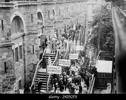 Fünftes Regiment Armory, Baltimore, Maryland - Außenaufnahmen Während Der Demokratischen Nationalversammlung, 1912. Stockfoto