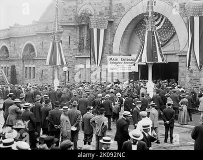 Fünftes Regiment Armory, Baltimore, Maryland - Außenaufnahmen Während Der Demokratischen Nationalversammlung, 1912. Stockfoto