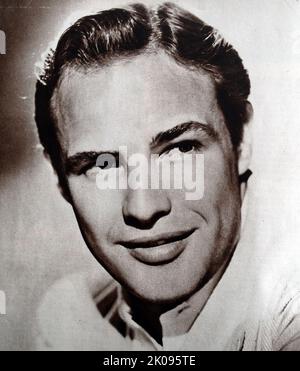 Marlon Ernest Brando Jr. (3. April 1924 - 1. Juli 2004) war ein amerikanischer Schauspieler mit einer 60-jährigen Karriere, in der er viele Auszeichnungen gewann, darunter zwei Academy Awards für den besten Darsteller, drei BAFTA Awards für den besten ausländischen Darsteller und zwei Golden Globe Awards für den besten Darsteller -- Filmdrama. Er gilt als einer der größten und einflussreichsten Schauspieler im Film des 20.. Jahrhunderts. Stockfoto