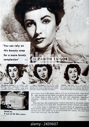 Elizabeth Taylor. Dame Elizabeth Rosemond Taylor DBE (27. Februar 1932 - 23. März 2011) war eine britisch-amerikanische Schauspielerin. Sie begann ihre Karriere als Kinderdarstellerin Anfang 1940s und war 1950s einer der beliebtesten Stars des klassischen Hollywood-Kinos. Dann wurde sie in den Jahren 1960s zum höchstbezahlten Filmstar und blieb für den Rest ihres Lebens eine bekannte Persönlichkeit in der Öffentlichkeit. Stockfoto