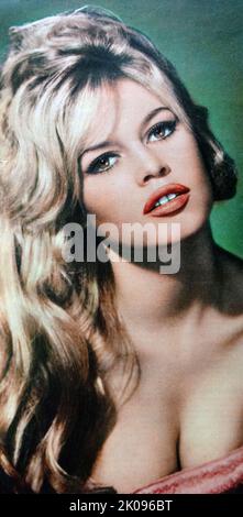 Brigitte Anne-Marie Bardot. Brigitte Anne-Marie Bardot (geboren am 28. September 1934), die oft mit ihren Initialen B.B. genannt wird, ist eine französische Tierrechtlerin und ehemalige Schauspielerin, Sängerin und Model. Stockfoto