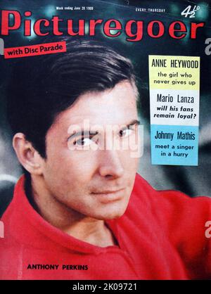 Anthony Perkins (4. April 1932 - 12. September 1992) war ein amerikanischer Schauspieler, Regisseur und Sänger. Für seinen zweiten Film Friendly Persuasion (1956) wurde er für den Academy Award als bester Nebendarsteller nominiert, aber er ist am besten daran erinnert, Norman Bates in Alfred Hitchcocks Psycho (1960) und seinen drei Fortsetzungen zu spielen. Stockfoto