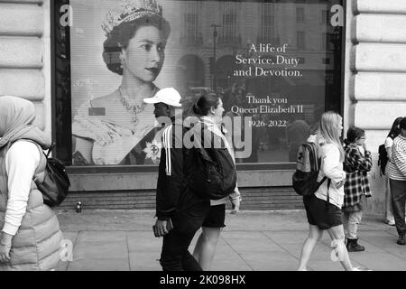 London wurde in den Tagen nach dem Tod von Königin Elizabeth II. Geändert Stockfoto