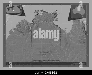 Northern Territory, Territorium von Australien. Bilevel-Höhenkarte mit Seen und Flüssen. Orte und Namen der wichtigsten Städte der Region. Ecke AUX Stockfoto