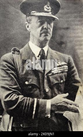 Cyril Newall, Chief of the Air Staff. Marschall der Royal Air Force Cyril Louis Norton Newall, 1. Baron Newall, GCB, OM, GCMG, CBE, AM (15. Februar 1886 - 30. November 1963) war ein hochrangiger Offizier der britischen Armee und der Royal Air Force. Er befehligte Einheiten des Royal Flying Corps und der Royal Air Force im Ersten Weltkrieg und diente in den ersten Jahren des Zweiten Weltkriegs als Chef des Air Staff. Von 1941 bis 1946 war er Generalgouverneur von Neuseeland. Stockfoto