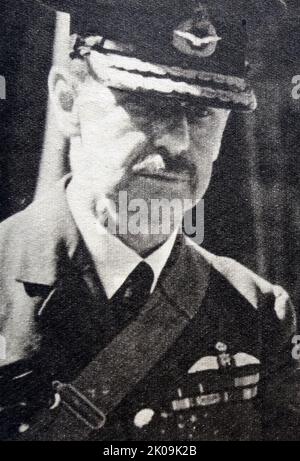 Sir Hugh Dowding war Offizier der Royal Air Force. Air Chief Marshal Hugh Caswall Tremenheere Dowding, 1. Baron Dowding, GCB, GCVO, CMG (24. April 1882 - 15. Februar 1970) war ein Offizier der Royal Air Force. Er war Luftoffizier, der das RAF Fighter Command während der Schlacht von Großbritannien befehlige und wird allgemein als eine entscheidende Rolle bei der Verteidigung Großbritanniens und damit als Niederlage von Adolf Hitlers Plan, Großbritannien zu erobern, zugeschrieben. Stockfoto