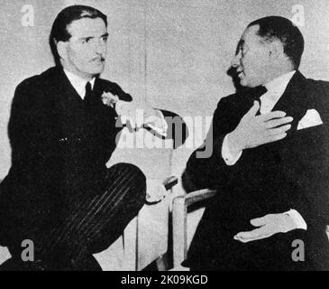 Frankreichs Premierminister Paul Reynaud mit dem britischen Politiker Anthony Eden. Paul Reynaud (15. Oktober 1878 - 21. September 1966) war ein französischer Politiker und Rechtsanwalt, der in der Zwischenkriegszeit prominent war und für seine Haltung zum Wirtschaftsliberalismus und militanten Widerstand gegen Deutschland bekannt war. Robert Anthony Eden, 1. Earl of Avon, KG, MC, PC (12. Juni 1897 - 14. Januar 1977), war ein britischer konservativer Politiker, der drei Perioden als Außenminister und dann als Premierminister des Vereinigten Königreichs von 1955 bis 1957 diente. Stockfoto