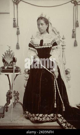 Ranavalona III (1861 - 1917) letzter Herrscher des Königreichs Madagaskar. Sie regierte vom 30. Juli 1883 bis zum 28. Februar 1897 in einer Regierungszeit, die von letztlich vergeblichen Bemühungen geprägt war, sich den kolonialen Plänen der französischen Regierung zu widersetzen. Ranavalona versuchte, die Kolonisierung durch die Stärkung der Handels- und diplomatischen Beziehungen mit den ausländischen Mächten während ihrer gesamten Regierungszeit abzuhalten. Stockfoto