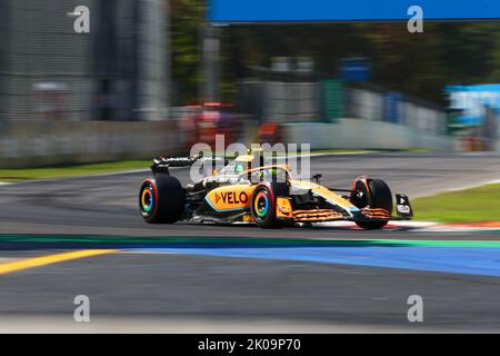 Lando Norris (GBR) McLaren MCL36 während der Qualifikation zur FORMEL 1 PIRELLI GRAN PREMIO D'ITALIA 2022 Stockfoto