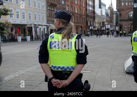 Malmö /Schweden/10. September 2022/Schwedische Polizei während der Generalwahlkampagne in Malmö im Einsatz. (Foto..Francis Joseph Dean/Dean Picturs. Stockfoto