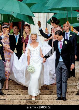 Brussel, Belgien. 10. September 2022. Prinzessin Maria Laura von Belgien und William Isvy verlassen am 10. September 2022 nach ihrer Hochzeit den Sint-Michiels-en-Sint-Goedelekathedral in Brussel.Quelle: Albert Nieboer/Netherlands OUT/Point de Vue OUT/dpa/Alamy Live News Stockfoto