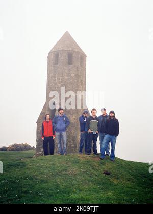 The Bees Band fotografiert im St. Catherine's Oratory 9. May 2004, Chale, Isle of Wight, England, Vereinigtes Königreich. Stockfoto