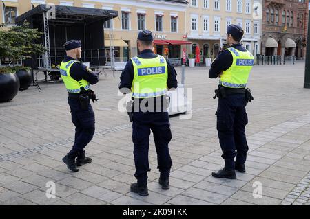 Malmö /Schweden/10. September 2022/Schwedische Polizei während der Generalwahlkampagne in Malmö im Einsatz. (Foto..Francis Joseph Dean/Dean Picturs. Stockfoto