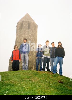 The Bees Band fotografiert im St. Catherine's Oratory 9. May 2004, Chale, Isle of Wight, England, Vereinigtes Königreich. Stockfoto