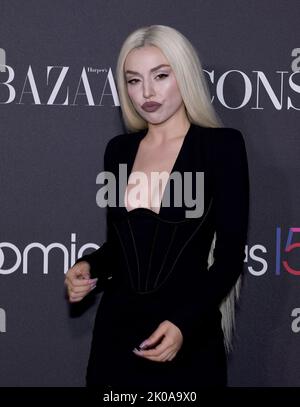 AVA Max besucht 2022 Harper's Bazaar ICONS & Bloomingdales 150.-jähriges Jubiläum am 09. September 2022 in New York City. Foto: Jeremy Smith/imageSPACE Stockfoto