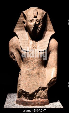 Thutmose III. (Thutmosis), Thutmose der große, pharao der achtzehnten Dynastie. Offiziell regierte Thutmose III Ägypten für fast 54 Jahre und seine Herrschaft wird normalerweise vom 28. April 1479 BC bis zum 11. März 1425 BC datiert, vom Alter von zwei und bis zu seinem Tod im Alter von 56. In den ersten 22 Jahren seiner Regierungszeit war er jedoch mit seiner Stiefmutter und Tante Hatschepsut, die den Namen pharao erhielt, in Mitgewahrheit. Thutmose diente als Anführer der Heere der Hatschepsut Stockfoto