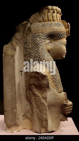 Meritamen, Tochter von König Ramses II und später große königliche Frau von Pharao Ramses dem Großen. Statue der Königin Meritamen. Die Statue stellt den oberen Teil der Königin Meritamen dar, die in ihrer Hand die „Manat“-Kette hält, die bei religiösen Zeremonien zur Verehrung von Göttern zum Abklattern verwendet wird. Abdel Razek bemerkte, dass die Statue in ihrem kleinen Tempel in Ramesseum (dem Grabtempel von Ramses II) gefunden wurde. Stockfoto