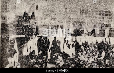 Am 15.. Mai führte der japanische Arbeiter der Siebten Baumwollfabrik, Gu Zhenghong, die Fabrikmassen an, sich gegen Kapitalisten mit unentschuldtem Betriebsabbruch und Lohnabzügen zu stellen und wurde von japanischen Kapitalisten geschossen. Am 20.. Mai fand in Erinnerung an Gu Zhenghong eine Gedenkversammlung statt. Stockfoto