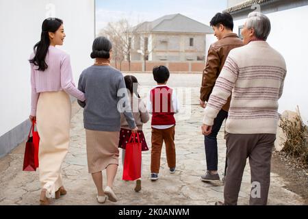 Glückliche Familie feiert Chinesisches Neujahr Stockfoto