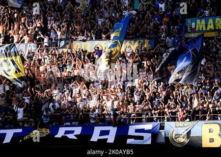 Mailand, Italien. 10. September 2022. Fans des FC Internazionale während des Serie-A-Spiels zwischen Inter Mailand und Turin im Stadio San Siro, Mailand, Italien am 10. September 2022. Kredit: Giuseppe Maffia/Alamy Live Nachrichten Stockfoto