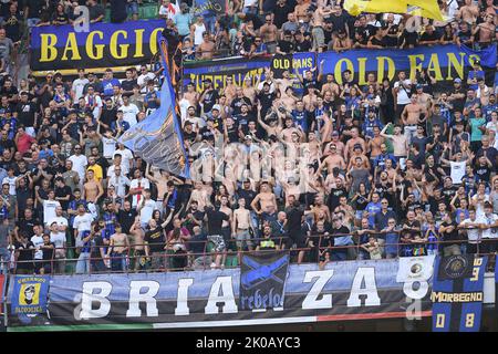 Mailand, Italien. 10. September 2022. Fans des FC Internazionale während des Serie-A-Spiels zwischen Inter Mailand und Turin im Stadio San Siro, Mailand, Italien am 10. September 2022. Kredit: Giuseppe Maffia/Alamy Live Nachrichten Stockfoto