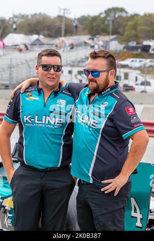 Monterey, CA, USA. 10. September 2022. Crew-Mitglieder von AJFoyt Racing bereiten ihr Rennauto für den Firestone Grand Prix von Monterey in Monterey, CA, USA, vor. (Bild: © Walter G. Arce Sr./ZUMA Press Wire) Stockfoto