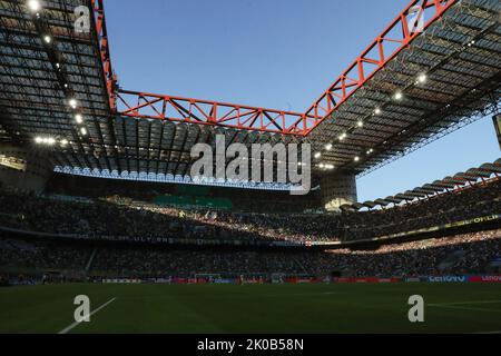 Mailand, Italien, 10.. September 2022. Eine allgemeine Ansicht des Stadions während der Serie A Spiel bei Giuseppe Meazza, Mailand. Bildnachweis sollte lauten: Jonathan Moscrop / Sportimage Stockfoto