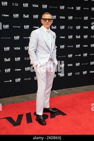 Toronto, Kanada. 10. September 2022. Daniel Craig nimmt an der Premiere von „Glass Onion: A Knives Out Mystery“ während des Toronto International Film Festival 2022 im Princess of Wales Theatre am 10. September 2022 in Toronto, Ontario, Teil. Foto: PICJER/imageSPACE/Sipa USA Kredit: SIPA USA/Alamy Live News Stockfoto