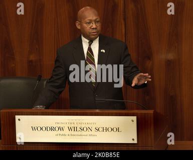 Sekretär Alphonso Jackson an der Princeton University - Sekretär Alphonso Jackson besucht die Princeton University, um an der Woodrow Wilson School of Public and International Affairs zu sprechen. Sekretär Alphonso Jackson am Fach der Princeton University, Sekretär Alphonso Jackson besucht die Princeton University, um an der Woodrow Wilson School of Public and International Affairs zu sprechen. Stockfoto