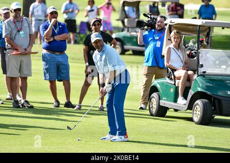 Jennings, Missouri, USA . 10. September 2022: Ozzie Smith von den St. Louis Cardinals macht sich bereit, vom Fairway 11. während der Legends Charity Challenge am zweiten Tag des Ascension Charity Classic im Norwood Hills Country Club in Jennings, MO, zu starten Richard Ulreich/CSM Credit: CAL Sport Media/Alamy Live News Stockfoto