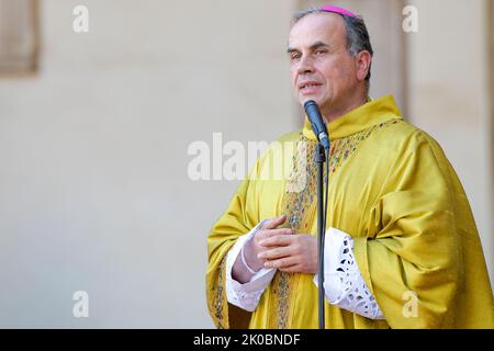 Rieti, Rieti. 9. September 2022. Der Bischof von Rieti, Domenico Pompili, bei seiner letzten Messe vor der Stadt, bevor er Verona erreichte. Am 9. September 2022 in Rieti, Italien (Bildquelle: © Riccardo Fabi/Pacific Press via ZUMA Press Wire) Stockfoto