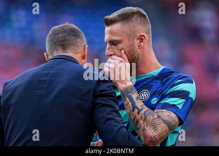 Mailand, Italien. 10. September 2022. Milan Skriniar vom FC Internazionale erwärmt sich während des Fußballspiels der Serie A 2022/23 zwischen dem FC Internazionale und dem FC Turin im Giuseppe Meazza Stadium. Endergebnis | Inter 1 - 0 Torino Credit: SOPA Images Limited/Alamy Live News Stockfoto