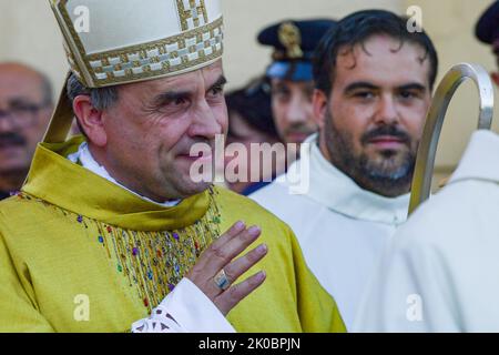 Rieti, Rieti. 9. September 2022. Der Bischof von Rieti, Domenico Pompili, bei seiner letzten Messe vor der Stadt, bevor er Verona erreichte. Am 9. September 2022 in Rieti, Italien (Bildquelle: © Riccardo Fabi/Pacific Press via ZUMA Press Wire) Stockfoto