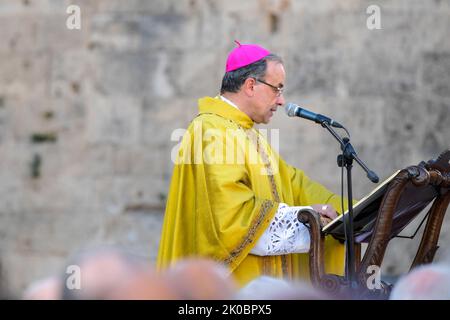 Rieti, Rieti. 9. September 2022. Der Bischof von Rieti, Domenico Pompili, bei seiner letzten Messe vor der Stadt, bevor er Verona erreichte. Am 9. September 2022 in Rieti, Italien (Bildquelle: © Riccardo Fabi/Pacific Press via ZUMA Press Wire) Stockfoto